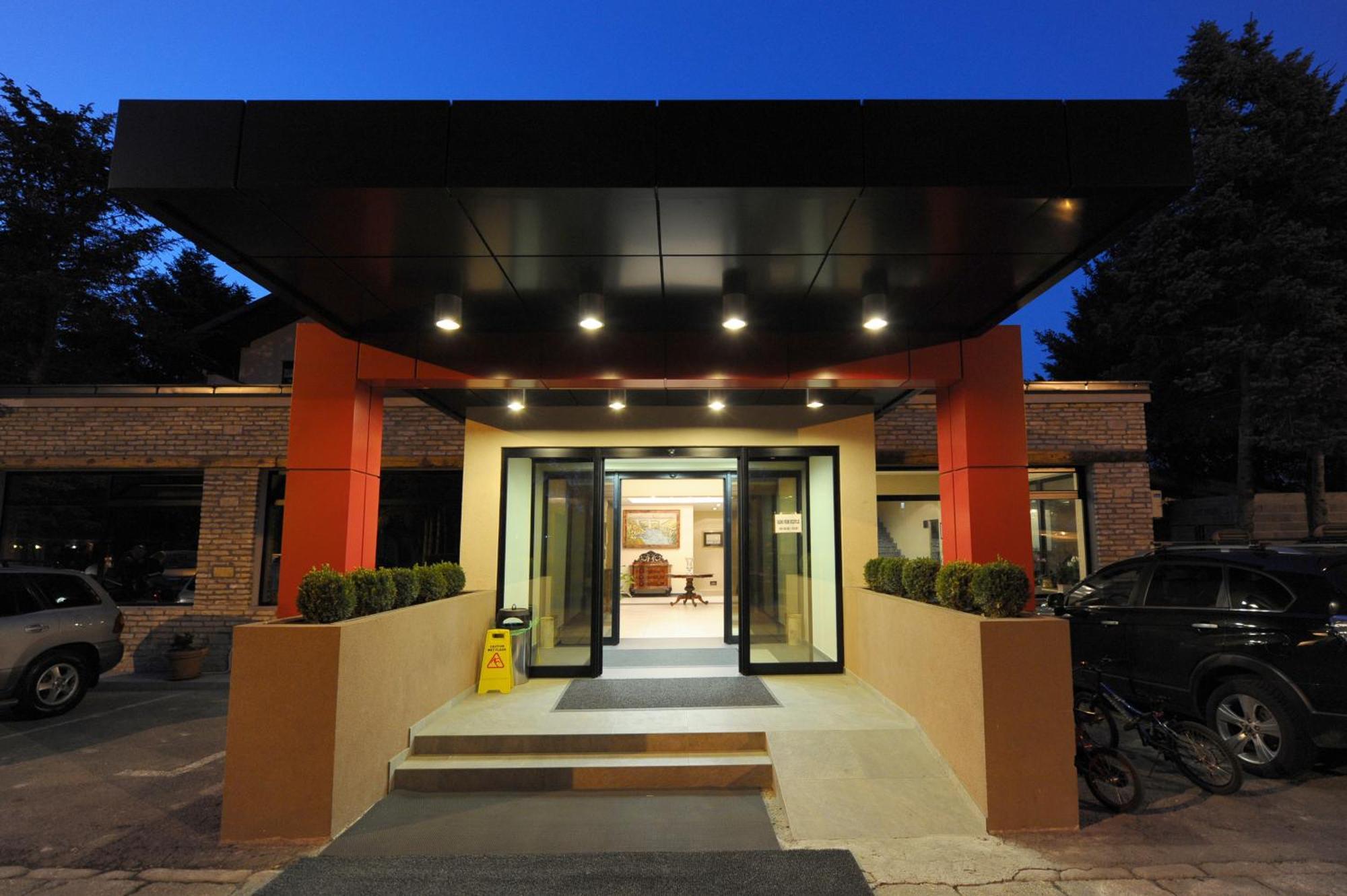 Hotel 1000 Ruza Belgrad Exterior foto